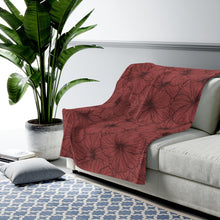 Load image into Gallery viewer, Hibiscus Velveteen Plush Blanket (Pink)