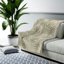 Load image into Gallery viewer, Laua’e Velveteen Plush Blanket