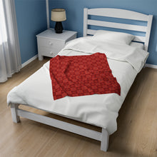 Load image into Gallery viewer, Ulu Quilt Velveteen Plush Blanket (Light Red)
