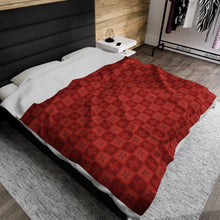 Load image into Gallery viewer, Ulu Quilt Velveteen Plush Blanket (Light Red)
