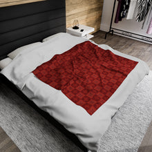 Load image into Gallery viewer, Ulu Quilt Velveteen Plush Blanket (Light Red)
