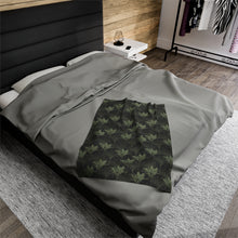 Load image into Gallery viewer, Kī Velveteen Plush Blanket (Gray/Sage)
