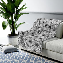 Load image into Gallery viewer, Hibiscus Velveteen Plush Blanket (B&amp;W)
