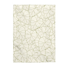 Load image into Gallery viewer, Kalo Velveteen Plush Blanket (Green/White)
