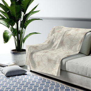 Hibiscus Velveteen Plush Blanket (Off White)