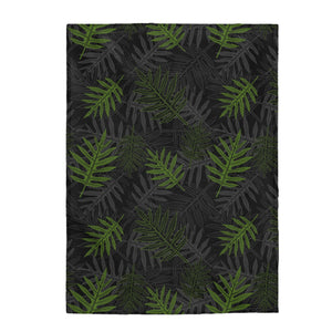 Laua’e Velveteen Plush Blanket (Green)