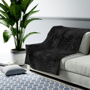 Laua’e Velveteen Plush Blanket (Gray)