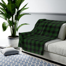 Load image into Gallery viewer, Kanaka Plaid Velveteen Plush Blanket (Green)
