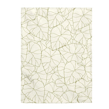 Load image into Gallery viewer, Kalo Velveteen Plush Blanket (Green/White)
