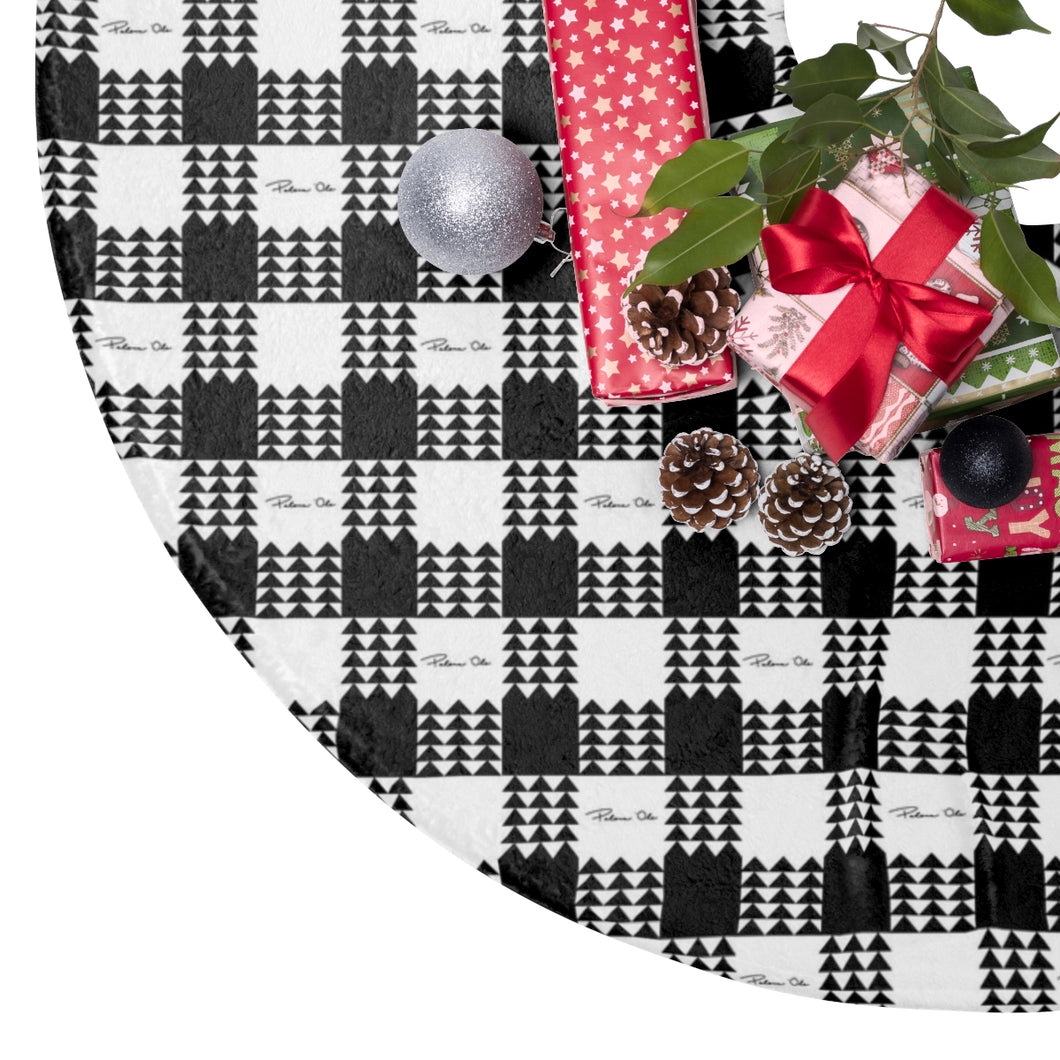 Kanaka Plaid Christmas Tree Skirt (White)