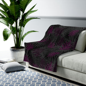 Laua’e Velveteen Plush Blanket (Purple)